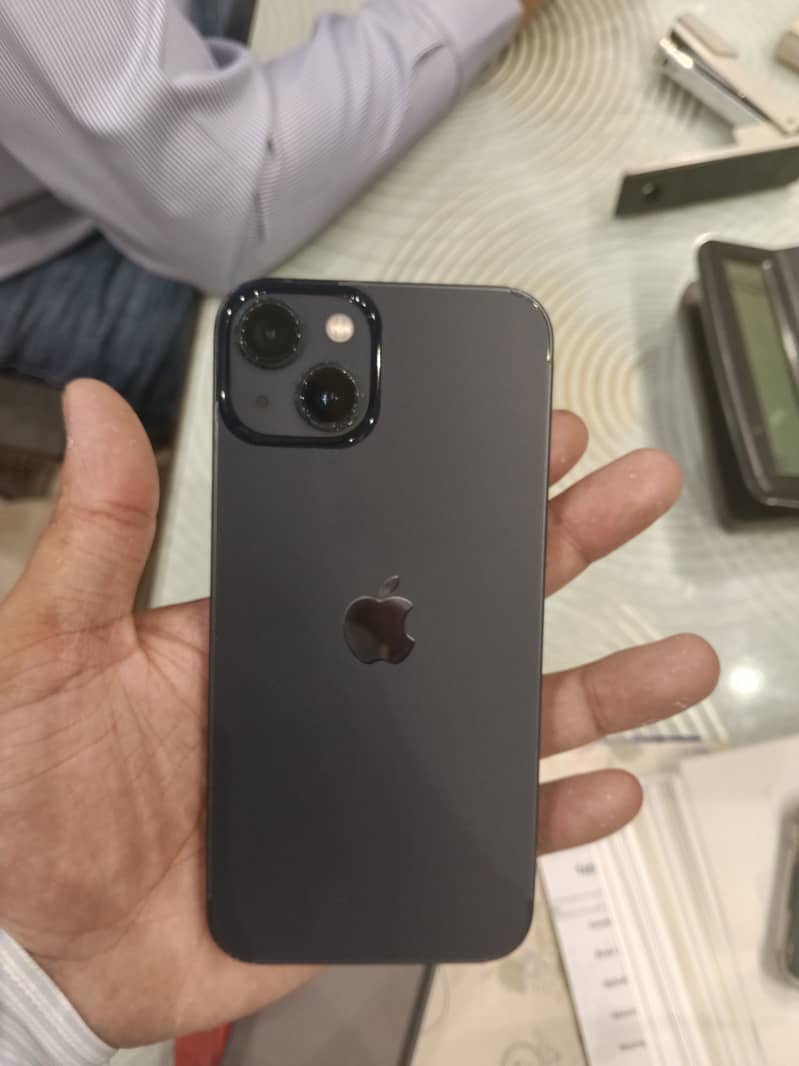 Apple iPhone 13 1