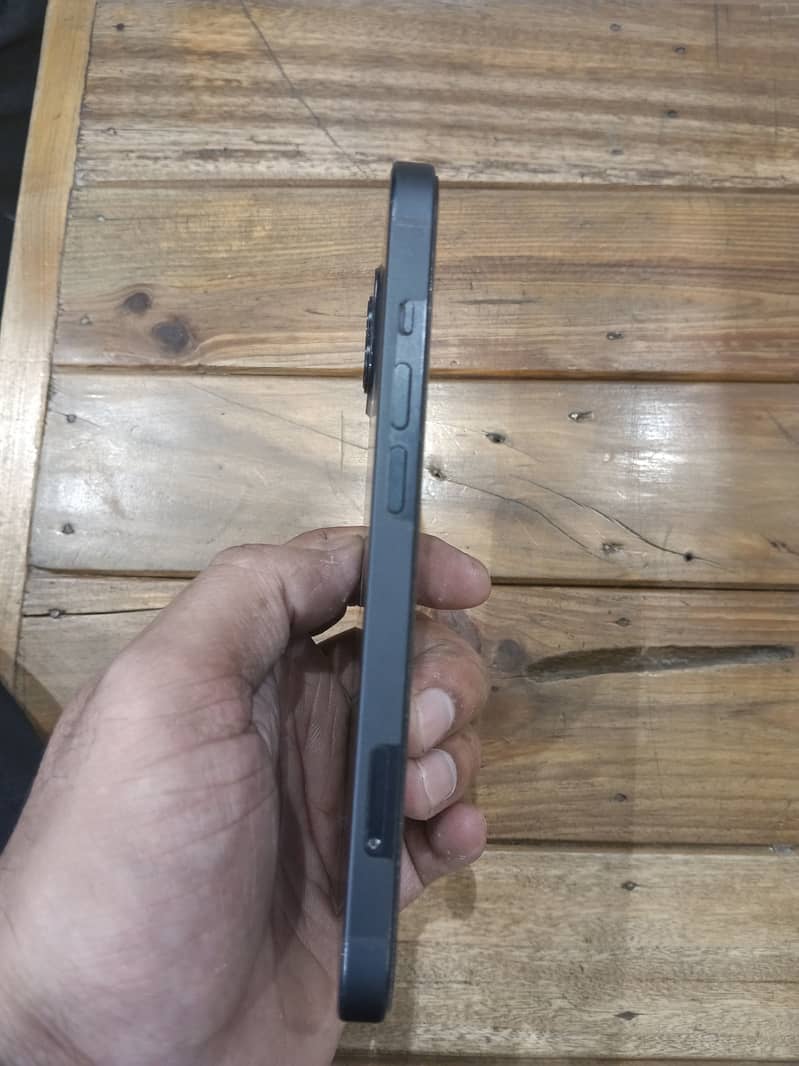 Apple iPhone 13 3
