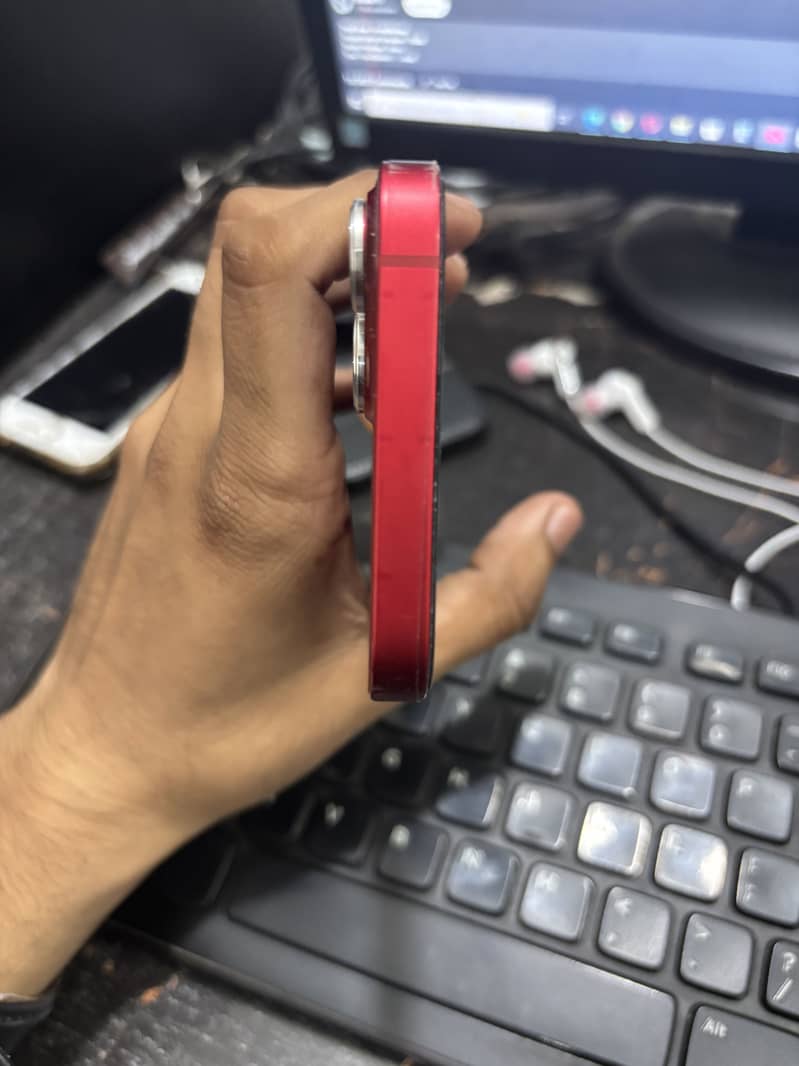 Apple iPhone 13 1