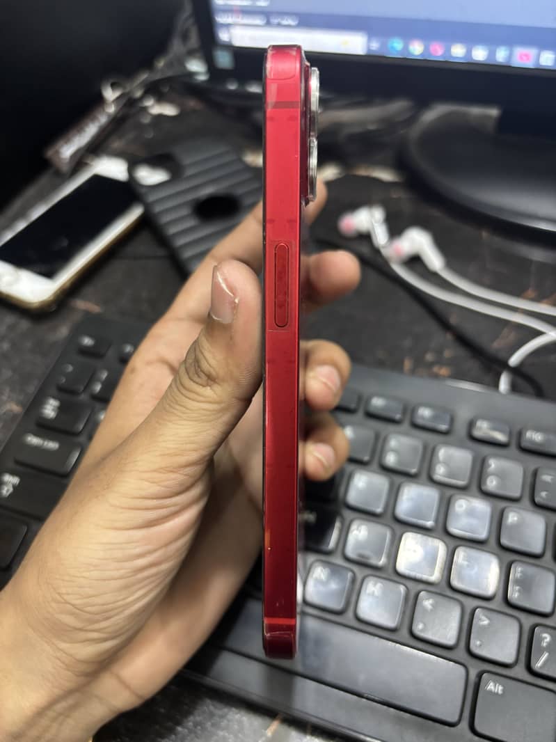Apple iPhone 13 2