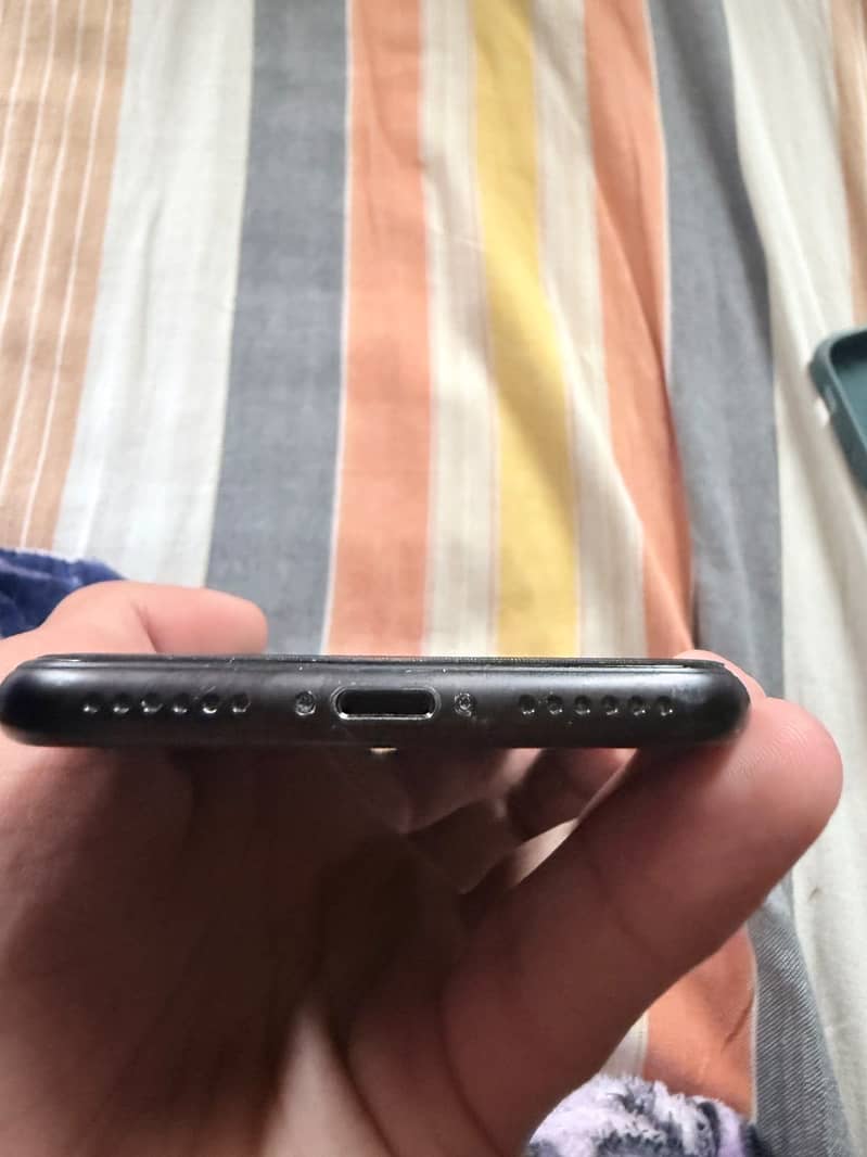 Apple iPhone 7 7