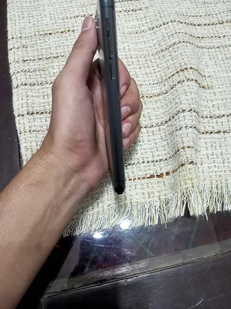 Apple iPhone 11 Pro 3