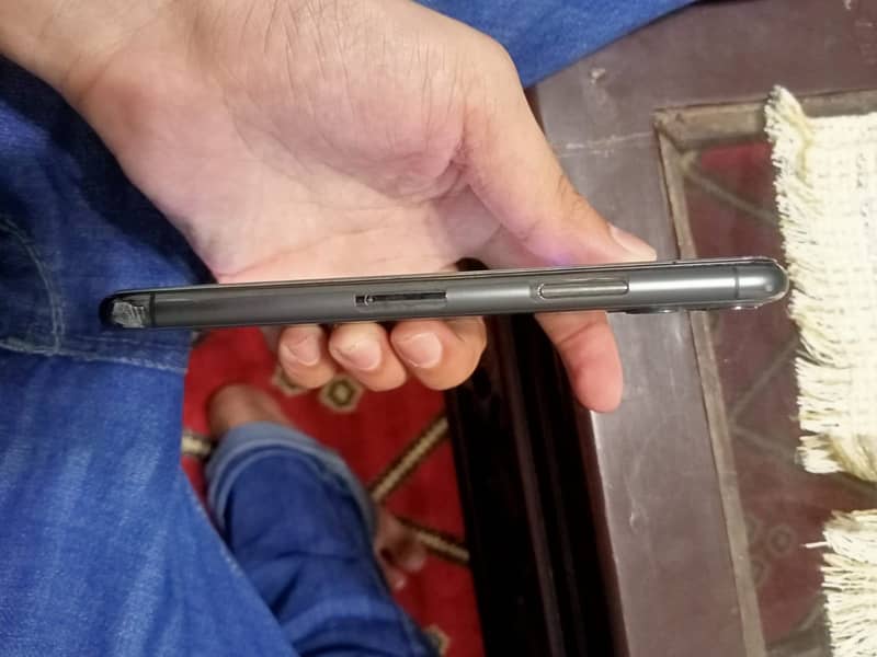 Apple iPhone 11 Pro 7