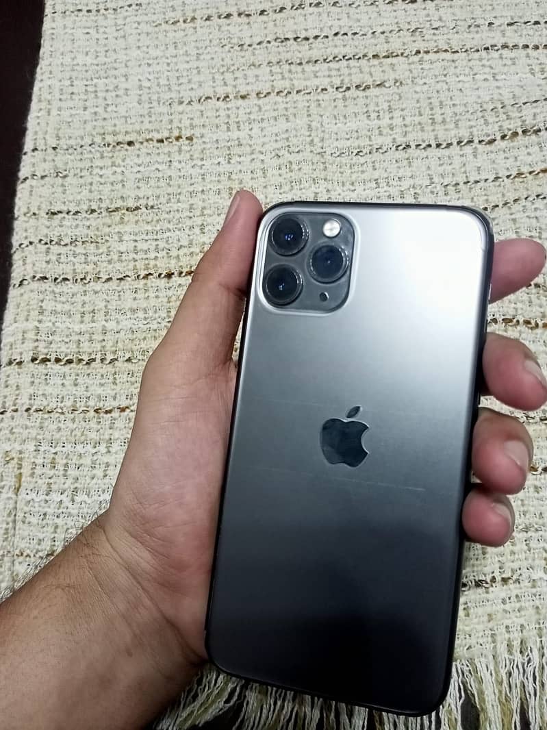 Apple iPhone 11 Pro 9