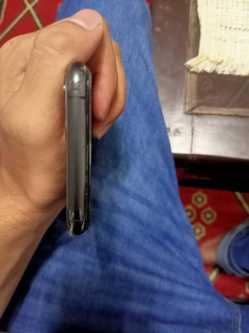 Apple iPhone 11 Pro 17