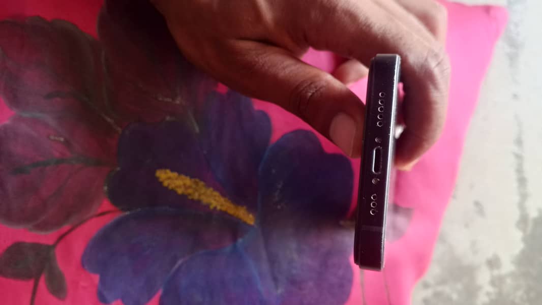 Apple iPhone 12 2