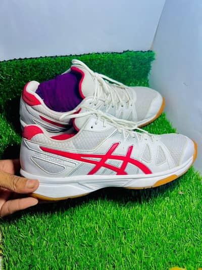 squash and badminton shoes