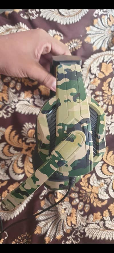 best gaming head good quality new condition + mic clear volume