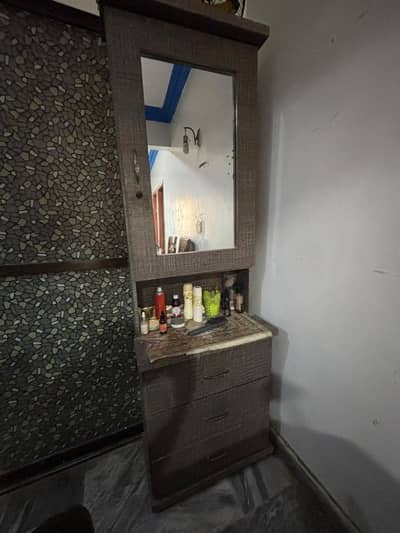 Dressing table