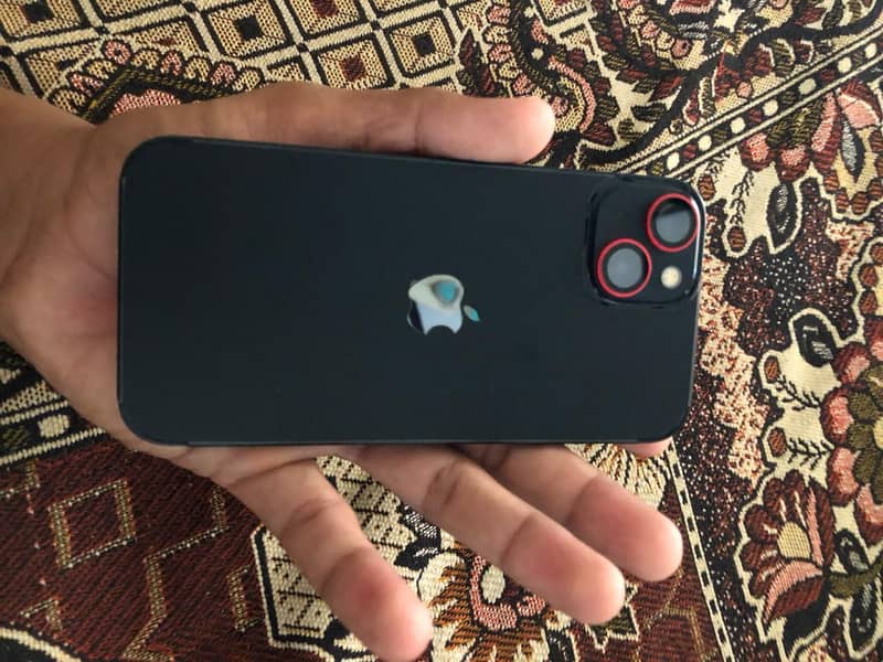 Apple iPhone 13 0