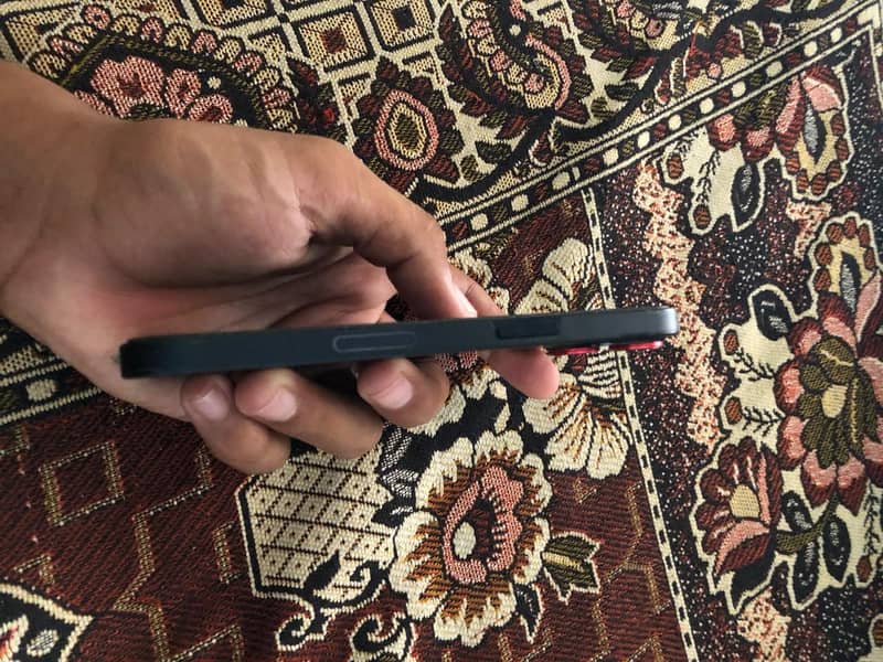 Apple iPhone 13 1