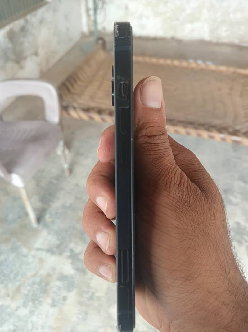 Apple iPhone 13 3