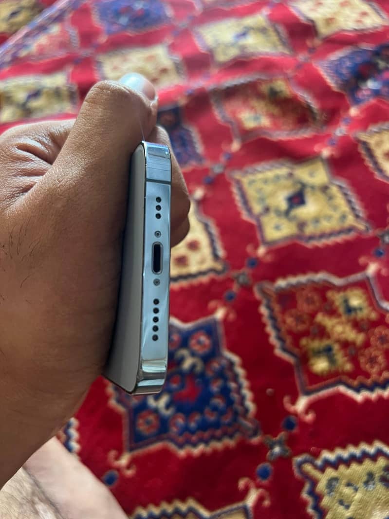 Apple iPhone 13 Pro 1
