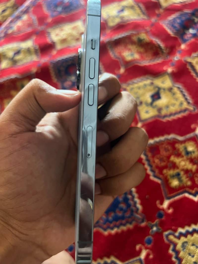 Apple iPhone 13 Pro 6