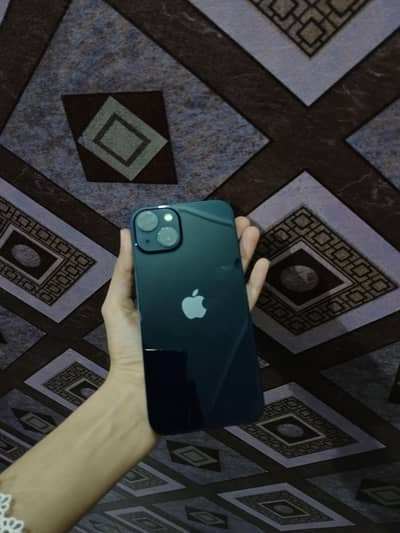 Apple iPhone 13