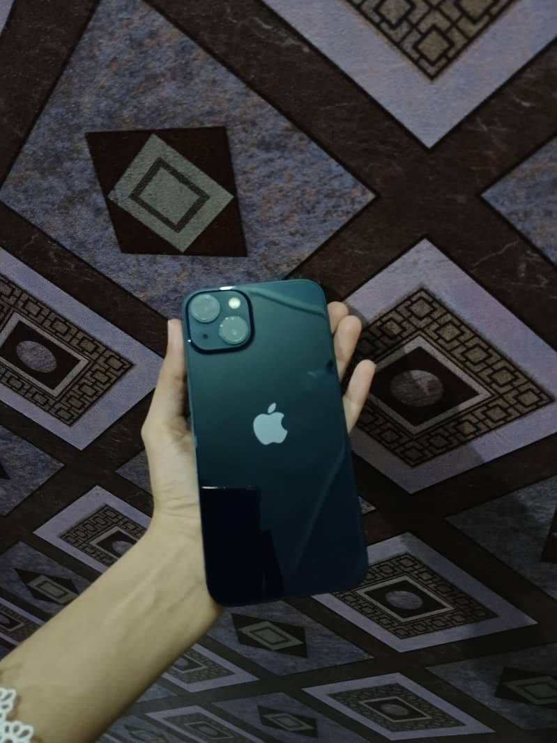 Apple iPhone 13 0