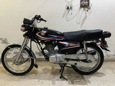 HONDA CG 125 CALL 03029636017 GOOD CONDITION ARGENT SALE
