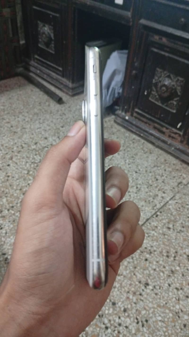Apple iPhone X 2
