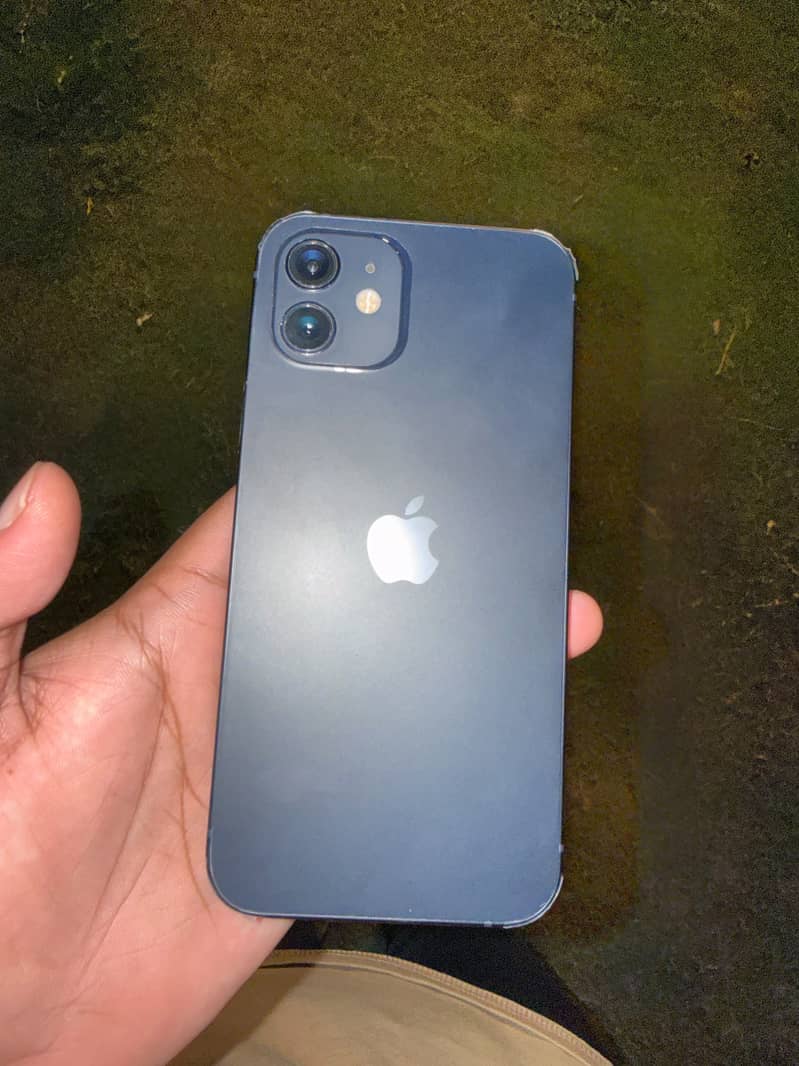 Apple iPhone 12 3