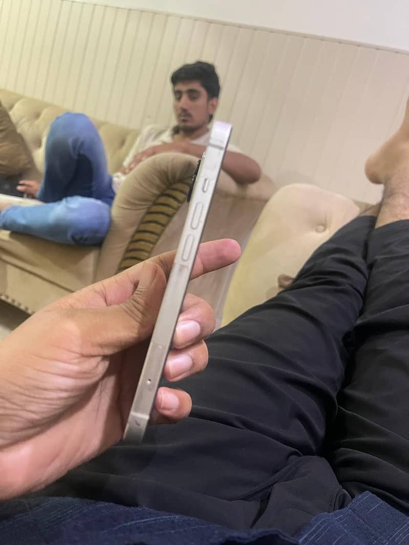 Apple iPhone 13 3