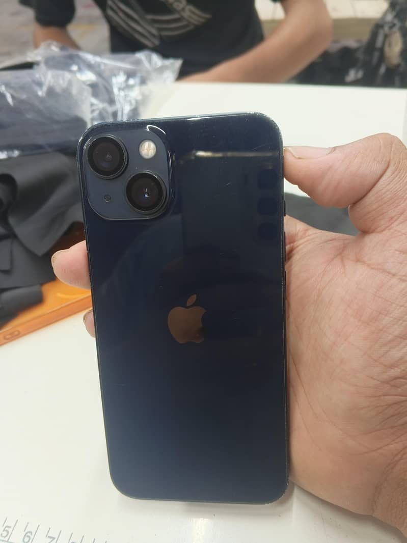 Apple iPhone 13 1
