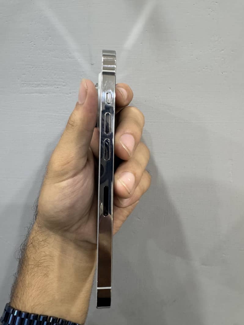 Apple iPhone 14 Pro 3