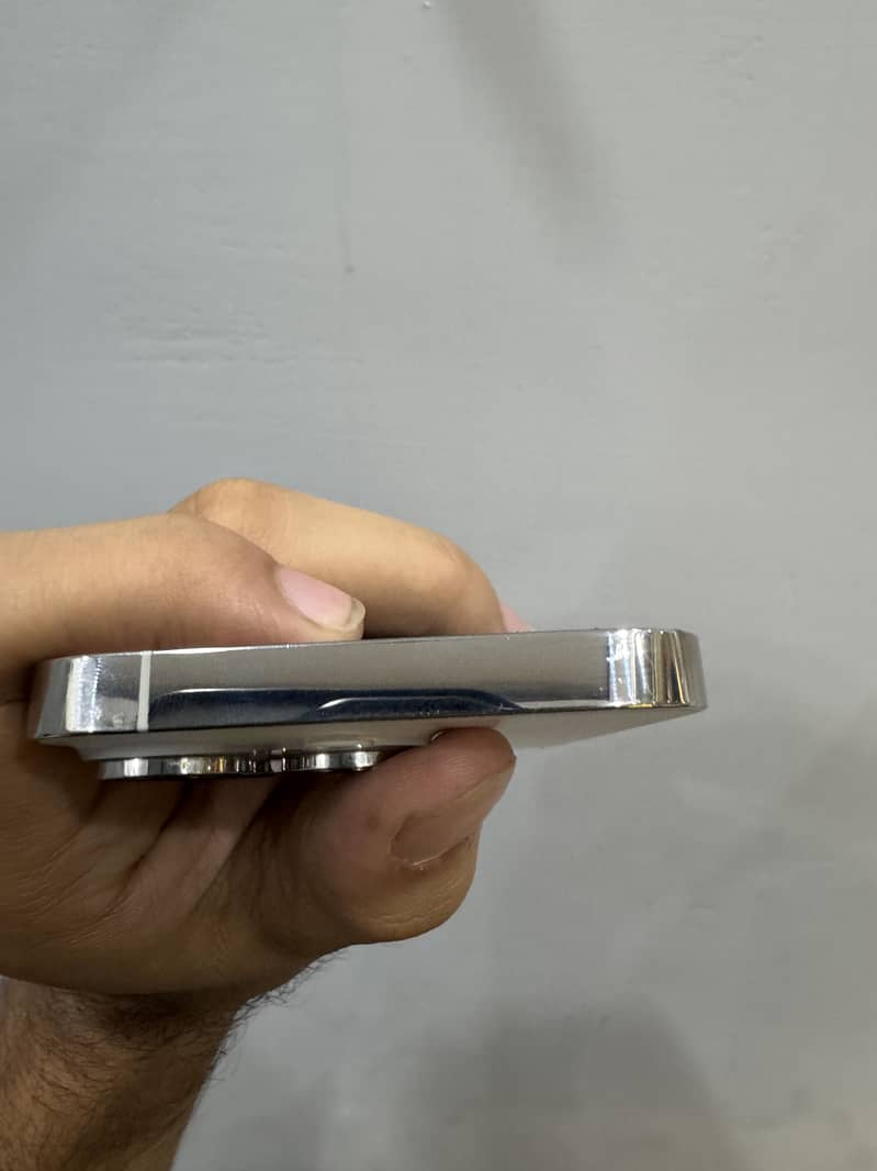 Apple iPhone 14 Pro 4