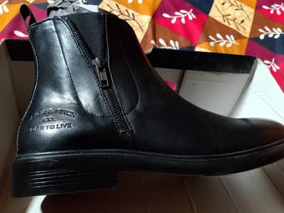 LARK & FINCH SERVICE SHOES