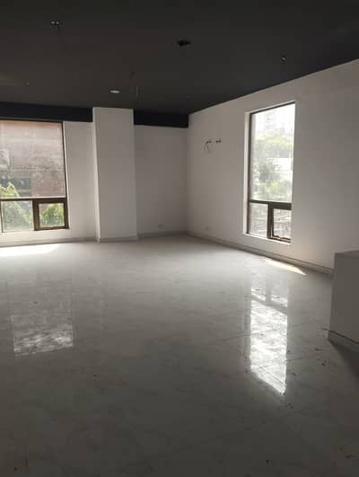 Al Haider Property Offer 2500 Square Feet Commercial Office Available For Rent In Gulberg 3