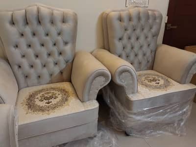 5 seater Sofa Set Slightly Used- almost like new. DM for video