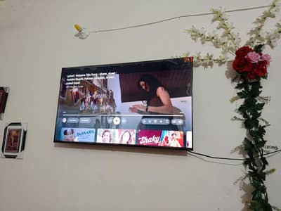 TCL 40" with box