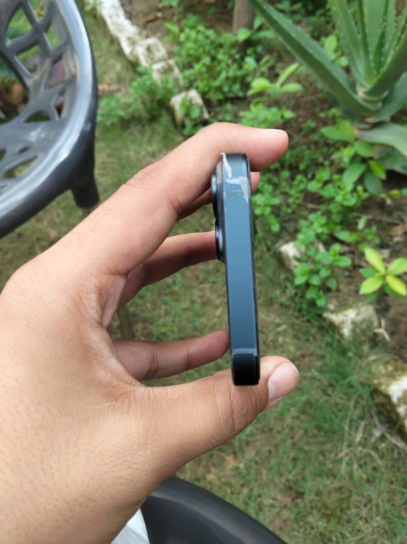 Apple iPhone 14 4