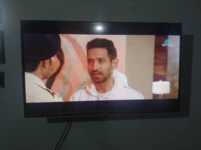32 inch oriat led like new