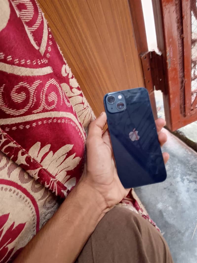 Apple iPhone 13 1
