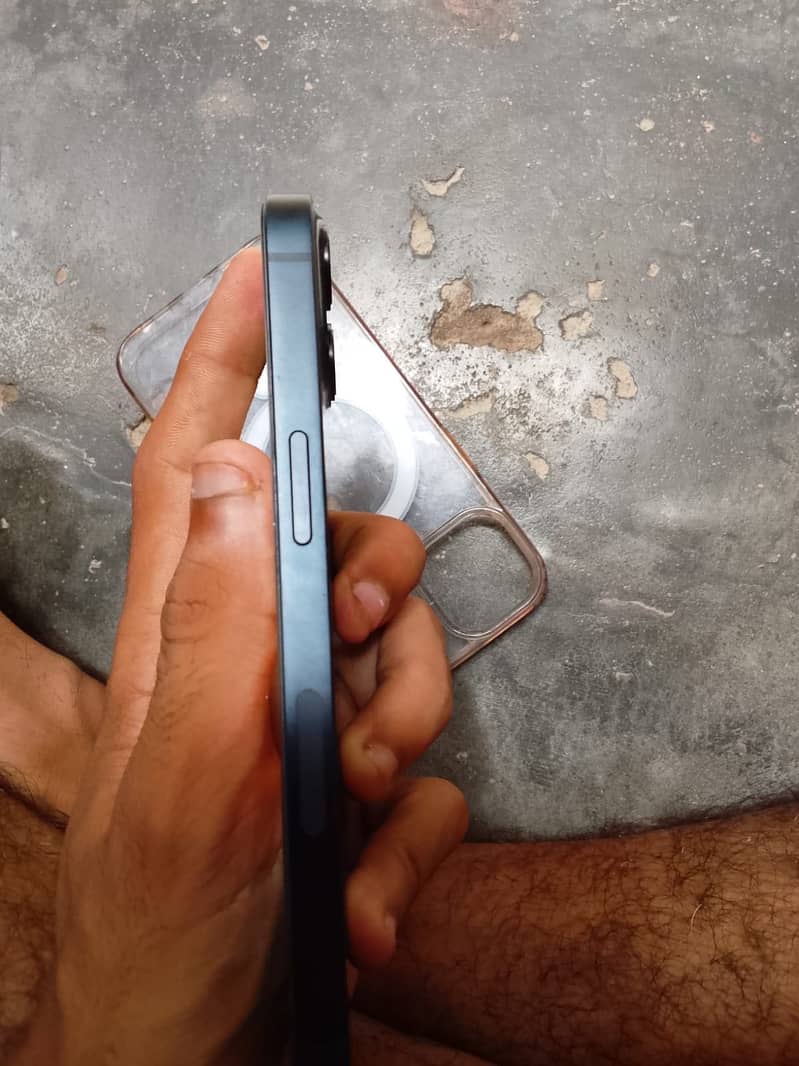 Apple iPhone 13 3