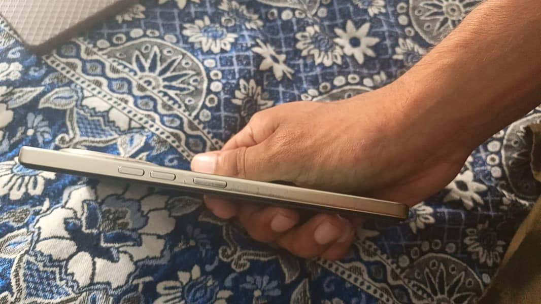 Tecno CAMON 30 1