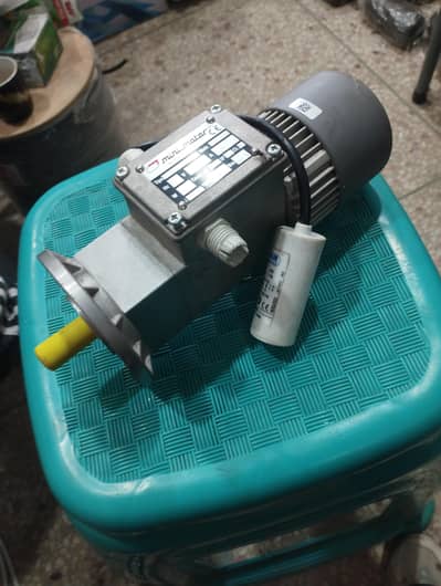 mini motor (contact on Whatsapp)