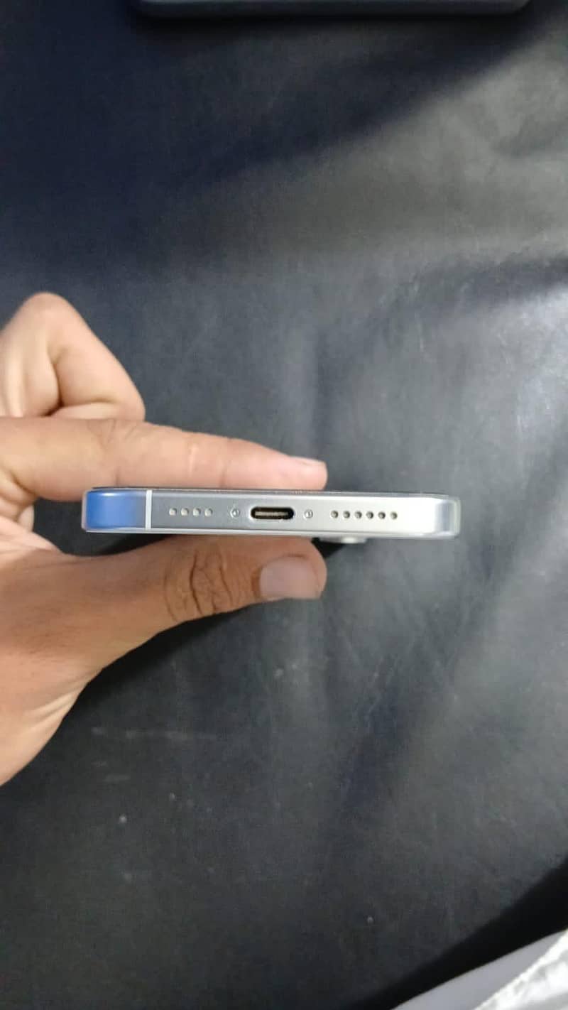 Apple iPhone 16 Pro Max 3