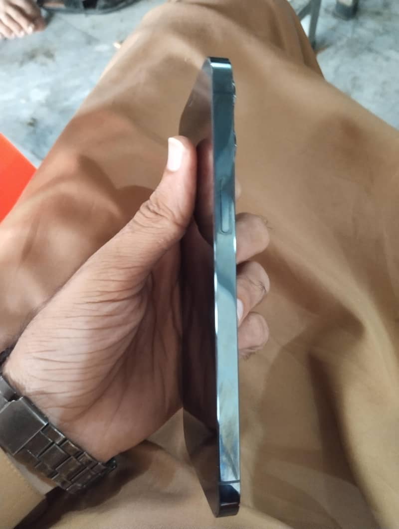 Apple iPhone 12 Pro Max 1
