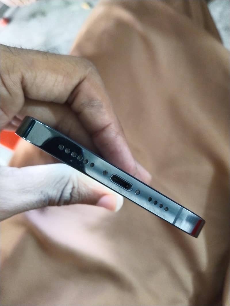 Apple iPhone 12 Pro Max 2