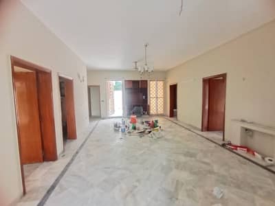 1 KANAL UPPER PORTION SEPARATE GATE AVAILABLE FOR RENT IN DHA PHASE 1
