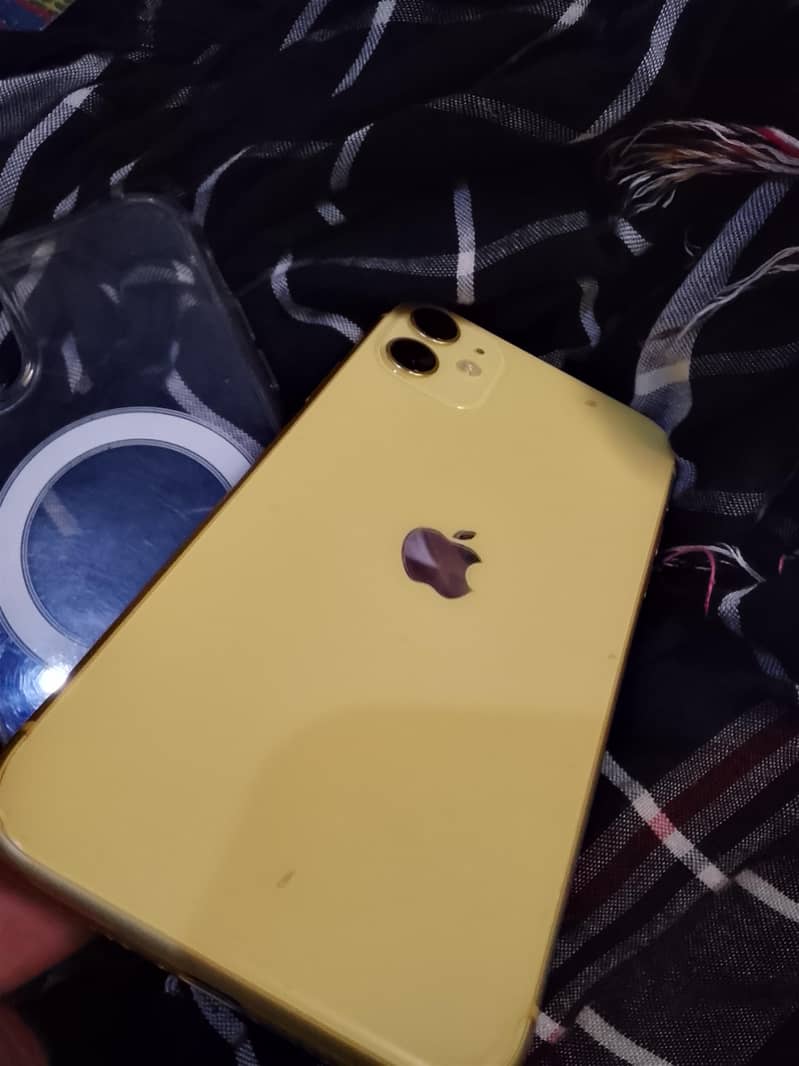 Apple iPhone 11 3