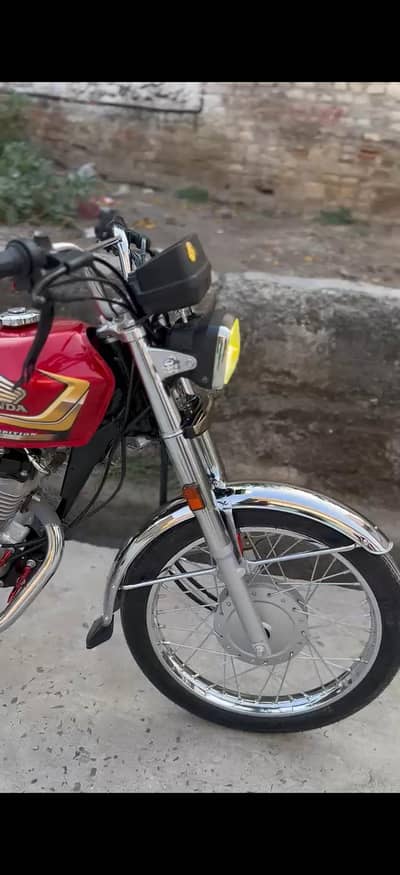 125 GOLD SELF START ONLY 1700 DRIVE