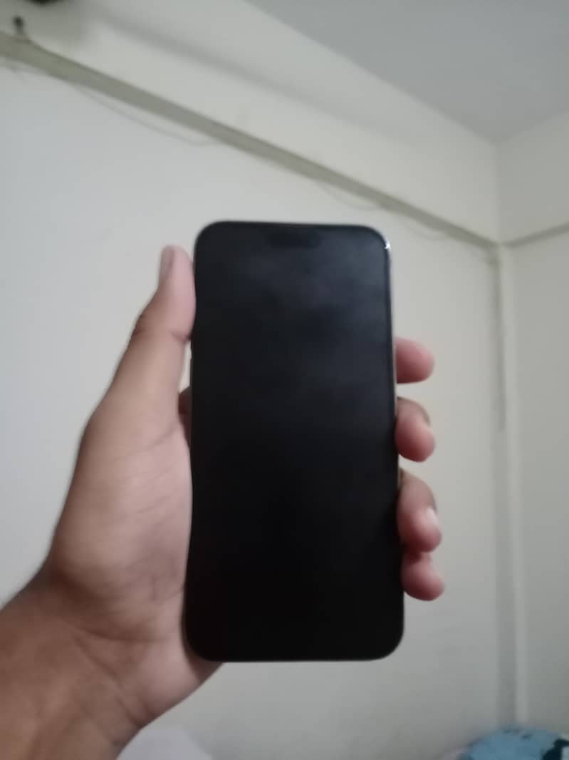 iPhone 15 Pro Max 1