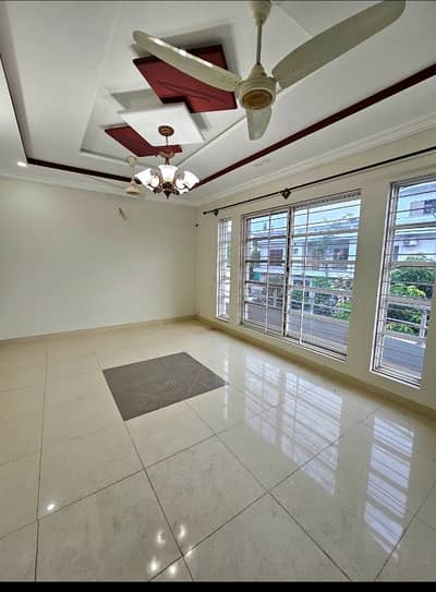10 Marla Separate Gate Tile Flooring Upper Portion Corner Available For Rent All Facilities G13/4