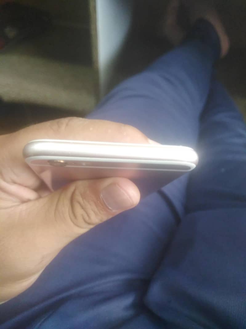 Apple iPhone 6S 3