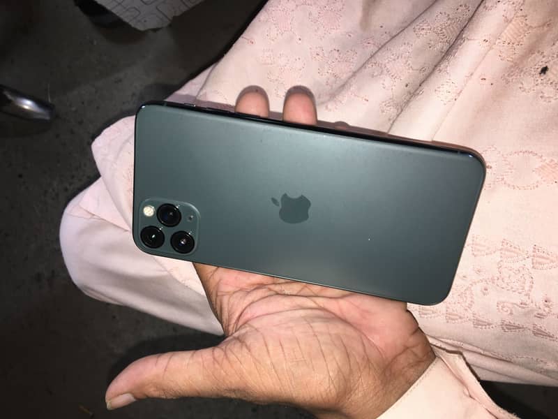 iphone 11 pro max 2