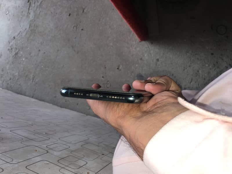 iphone 11 pro max 4