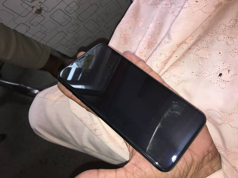 iphone 11 pro max 6