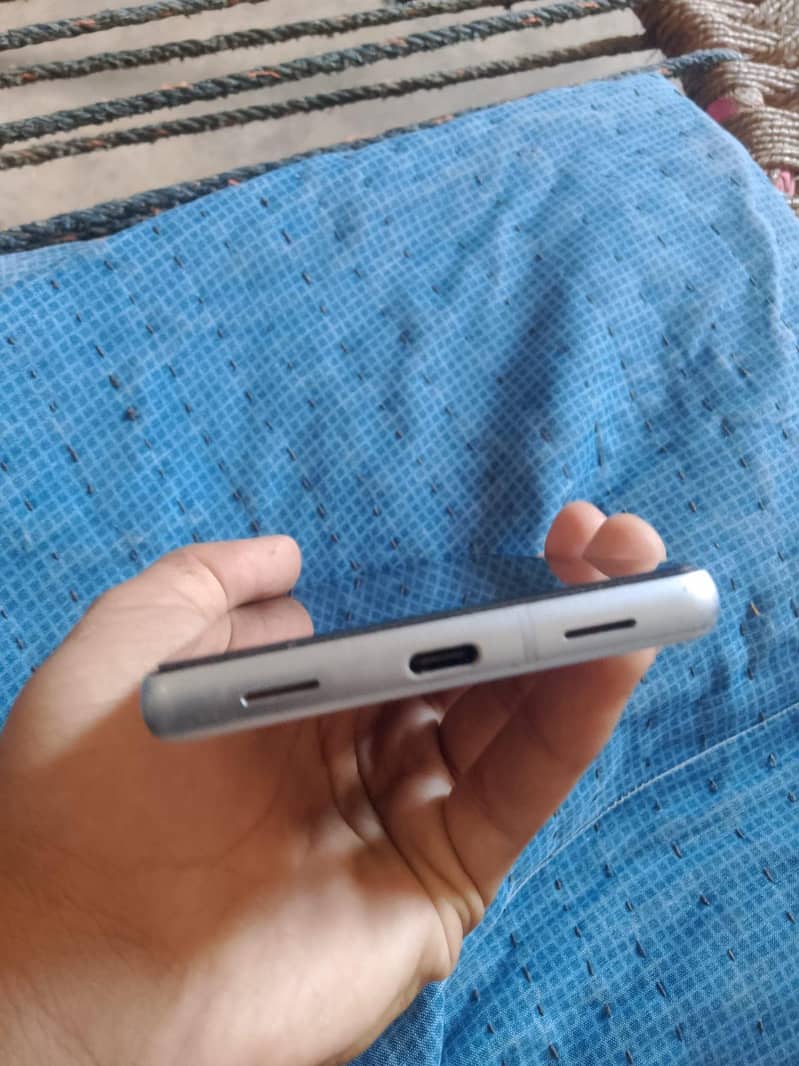 Google Pixel 7a 2